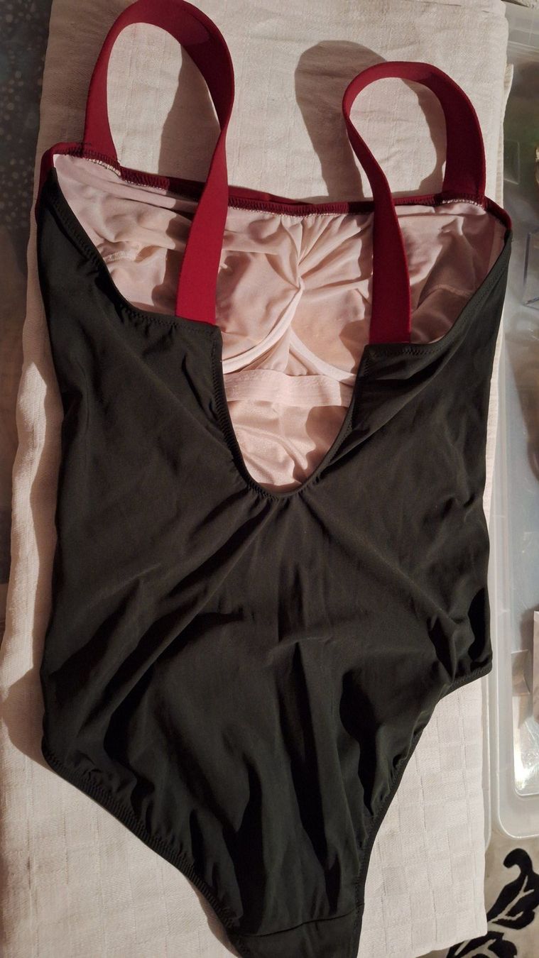 Beldona Costumi da bagno & Bikini: Badeanzug/Badekleid Alfi  Beldona Cup E  40 – Usato da Dornach venduto da majo8689 5