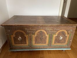 "Berner Trögli", Berner-Mitgift-Holztruhe