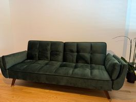 Neuwertiges 3-Sitzer-Schlafsofa aus Samt – Grün