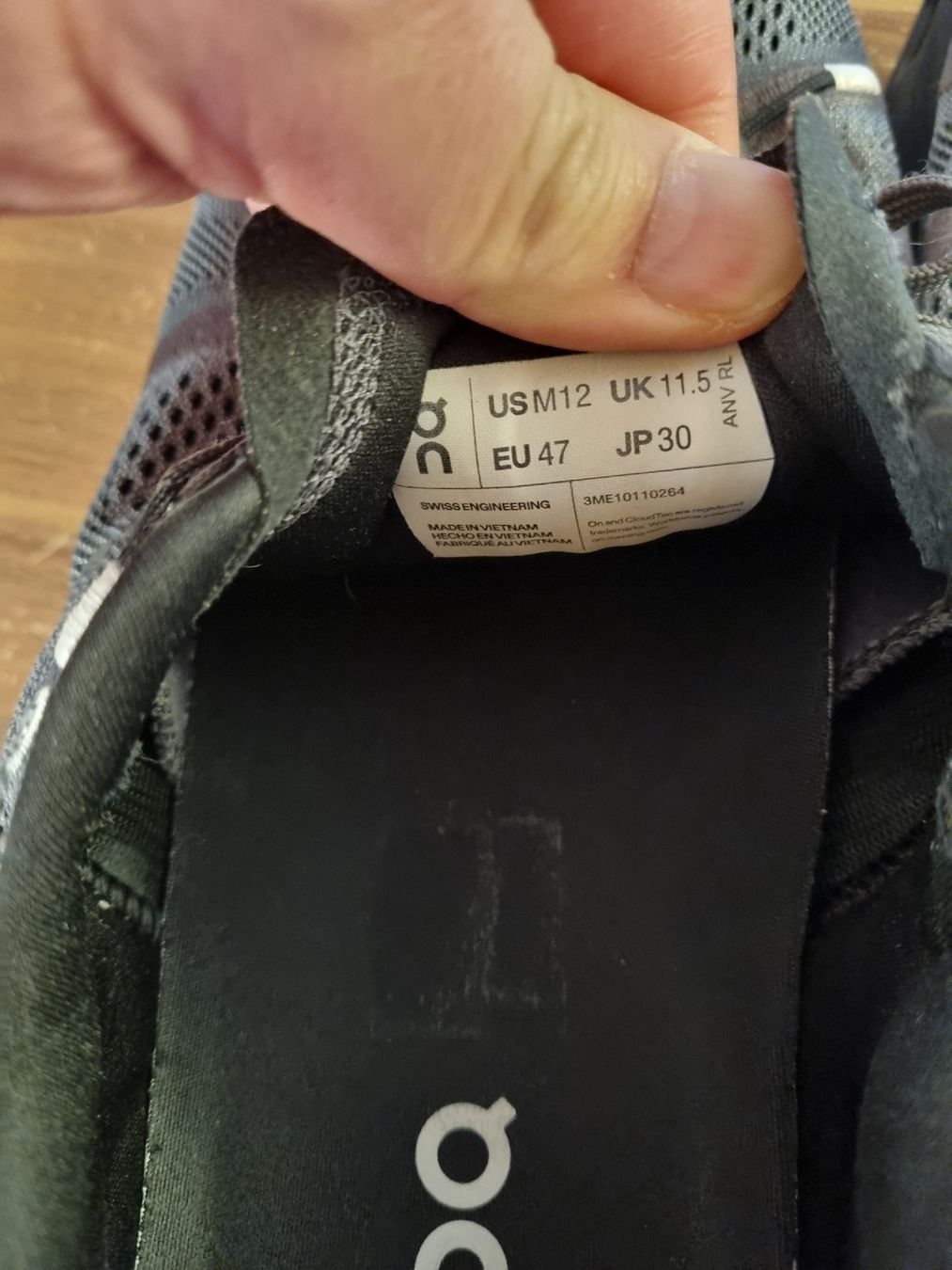 On Herrenschuhe: On cloudsurfer trail, 47 – Gebraucht aus Bernex von couscous03 4