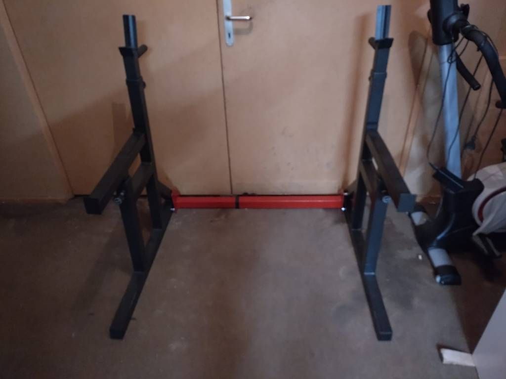 Hometrainer: Squat Rack mit Hantelbank / Multibank – Usato da Muri b. Bern venduto da RESALEO 2