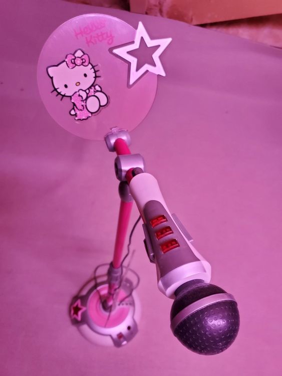 Hello Kitty In Een Rockoutfit Speelt E-gitaar Hoodie Unisex
