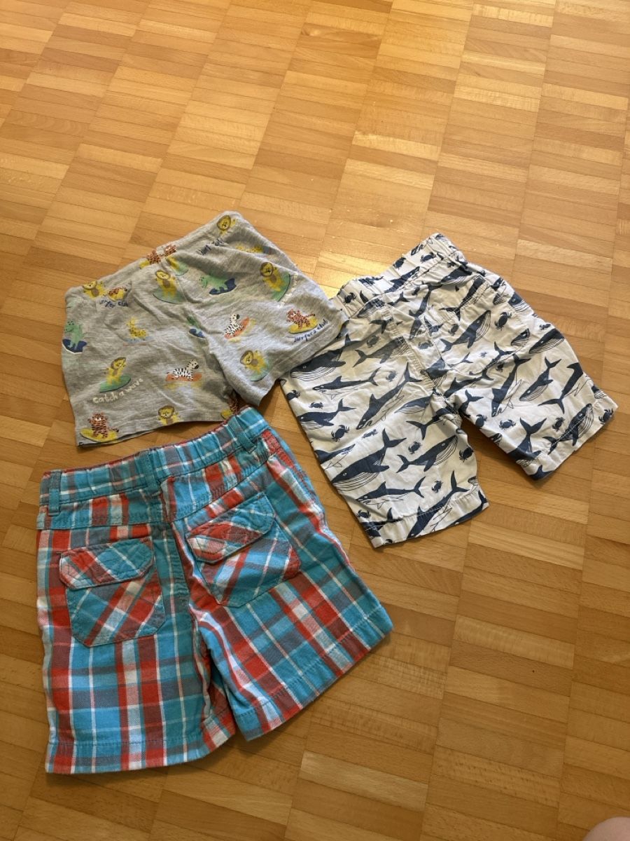 Lotti & Set di vestiti: Kurz Hosen 98 – Usato da Baden venduto da Josefine7 1