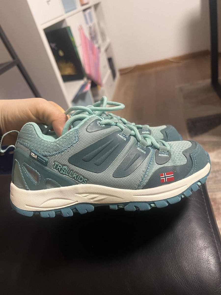 Scarpe da uomo: Kinderschuhe – Nuovo (secondo la descrizione) da Altstätten SG venduto da ali_f7vk
