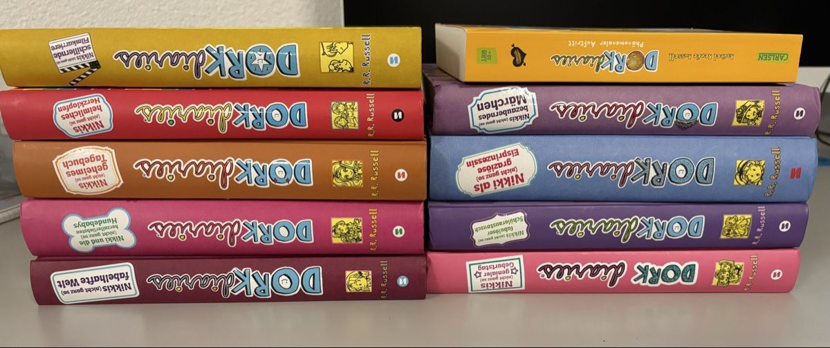 Livres: Dork Diaries Bücher Sammlung 10 stk – D'occasion à Hunzenschwil par ede_h8tt 1