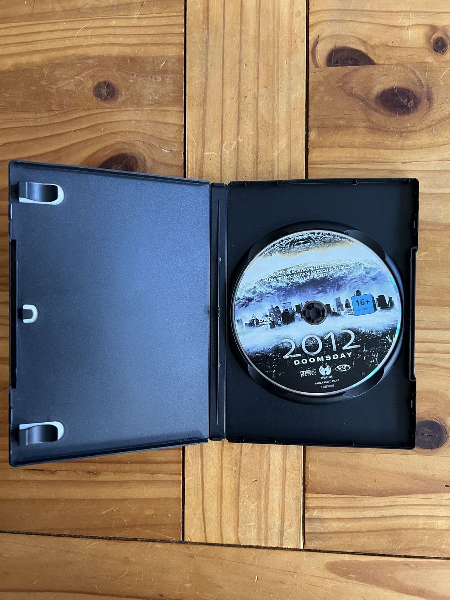 Tous les DVDs: DVD 2012, Doomsday – D'occasion à Kallnach par sta_sy57 2