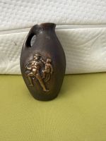 Kleine Vase mit Reliefdarstellung, Bronze antik, ca. 15cm