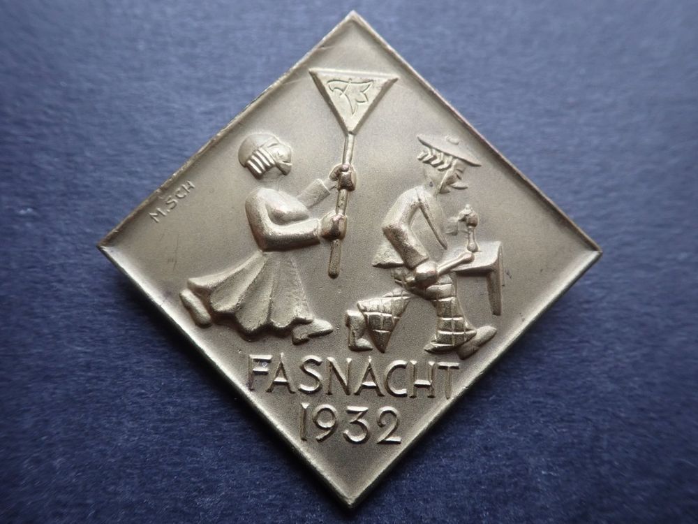 BG13024 - INSIGNE BADGE CARNAVAL BIEL - BIENNE 1952 - SUISSE