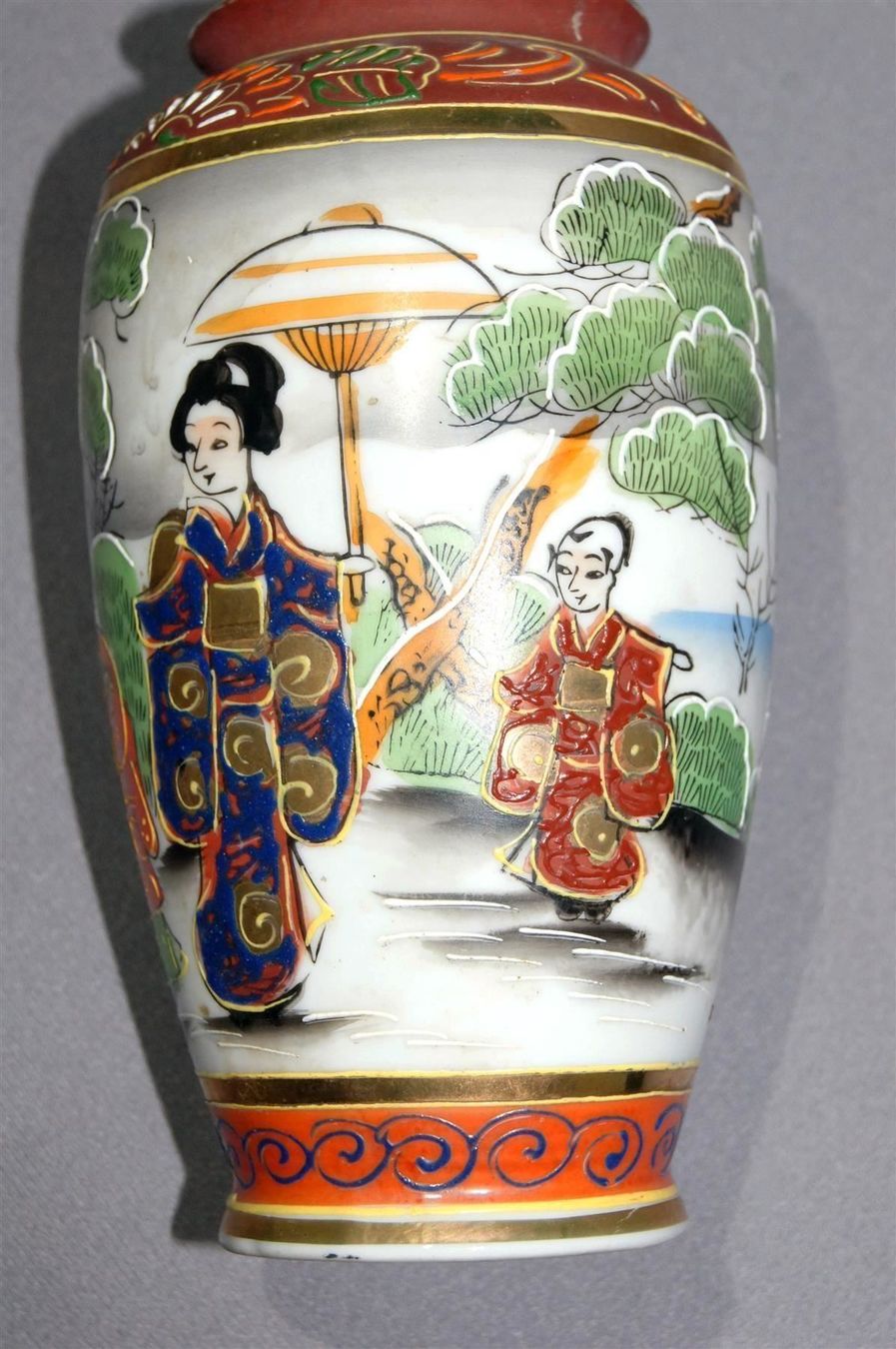 Vasi & Recipienti: Satsuma-Vase mit 4 Personen – Usato da Geroldswil venduto da ARTEFACTO 4
