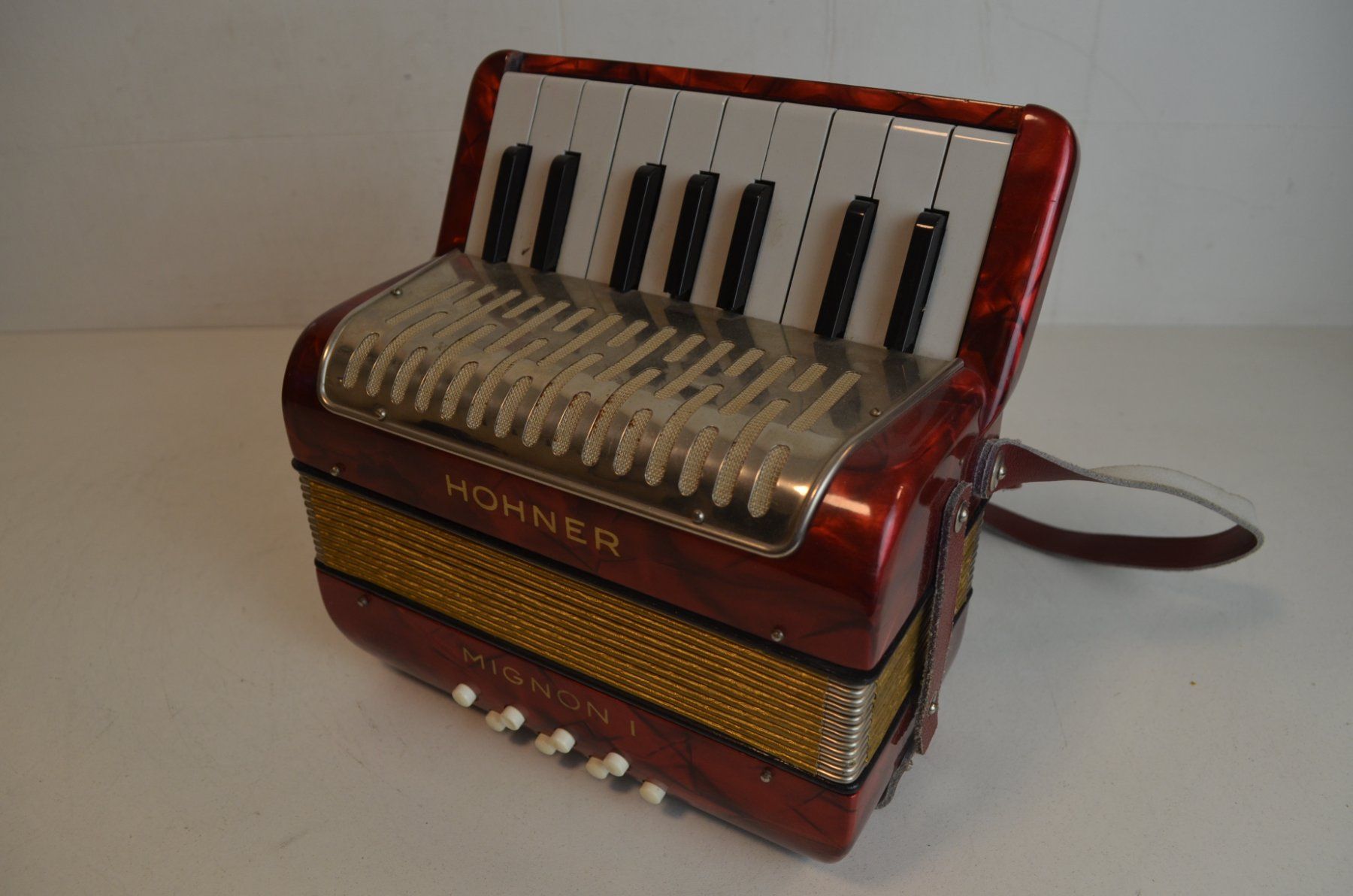 Hohner Strumenti musicali: Akkordeon chromatisch Hohner Mignon I – Usato da Zürich venduto da baumusik 2