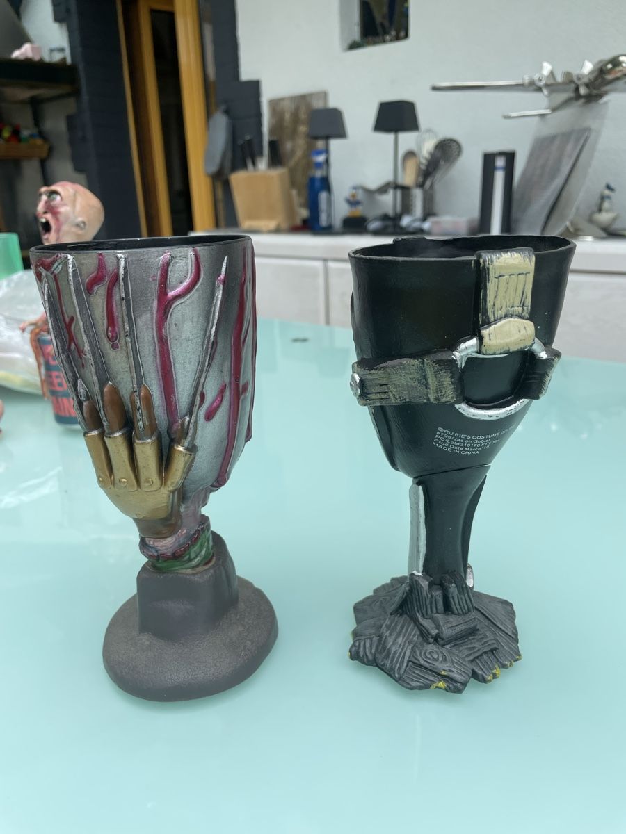 Verres: Vends 2 verres Freddy Krueger – D'occasion à Les Brenets par serialdrink 1