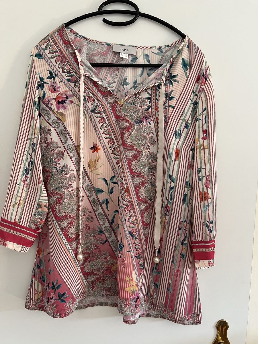 Chemisiers: Bluse Damen Muster Grösse S NEU – D'occasion à Zürich par ida_xfr8