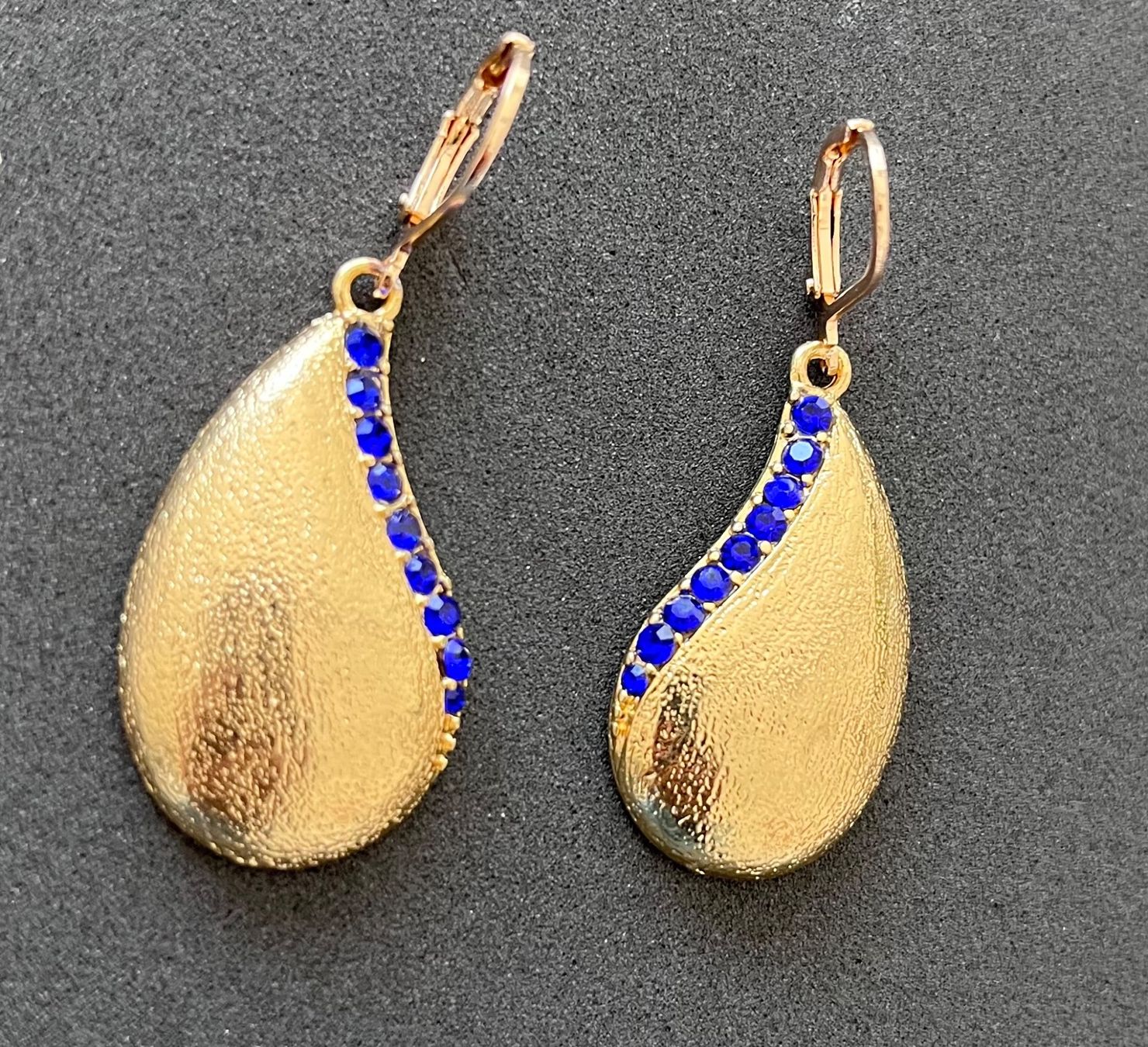 Boucles d'oreille: Ohrringe von MONET – D'occasion à Roggwil BE par KarotteV 5