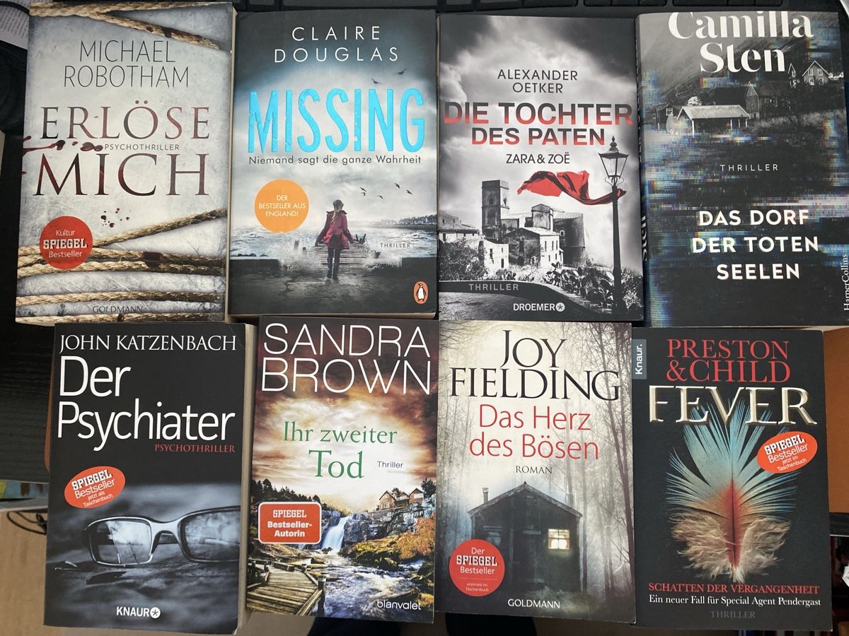 Autres vêtements & accessoires: 8 spannende Thriller- Taschenbücher – D'occasion à Erlinsbach SO par Silverstorm
