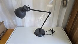 IKEA Tischlampe Schreibtischlampe Gelenkarm USB Ladefunktion