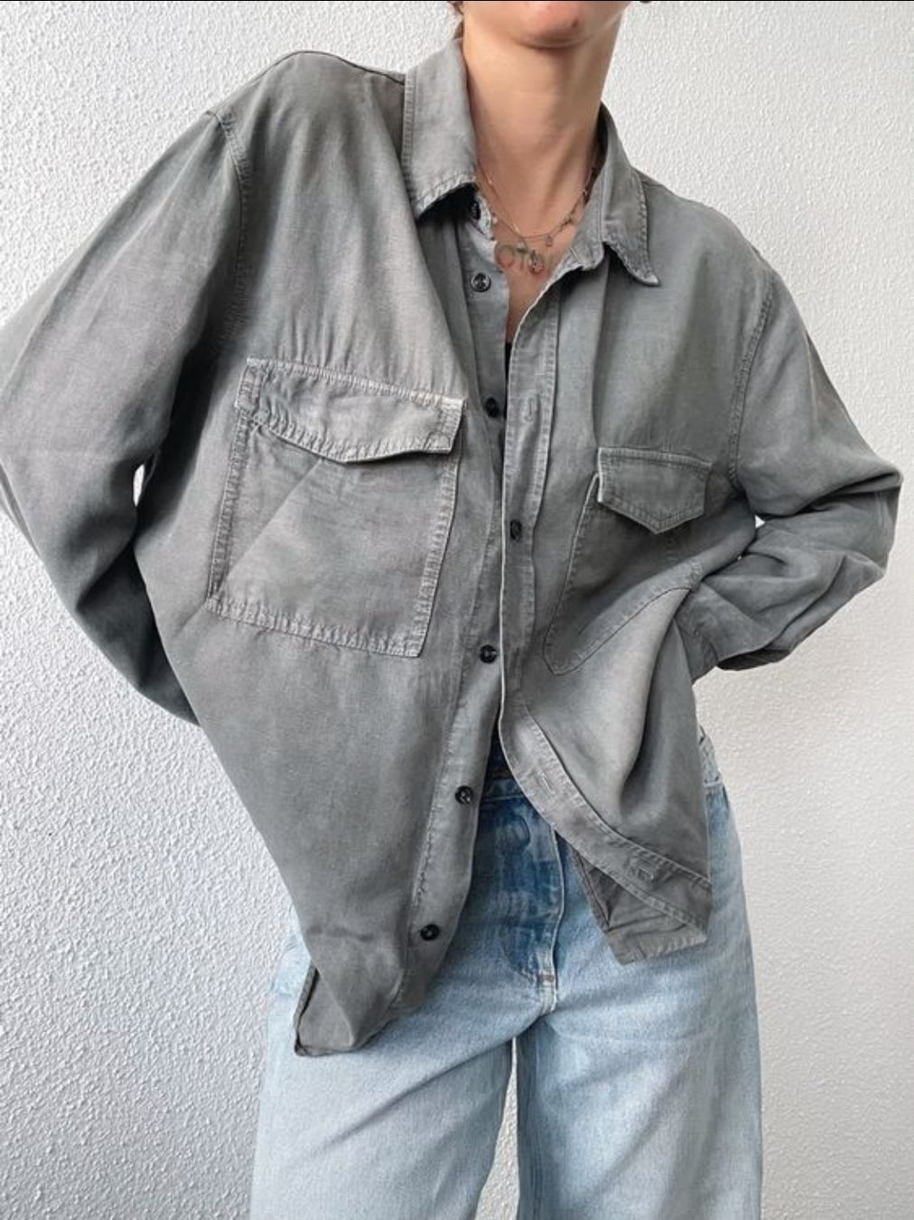 Zara Camicette: Grey Oversized Linen Shirt with Pockets – Usato da Bern venduto da christiane_pr 3