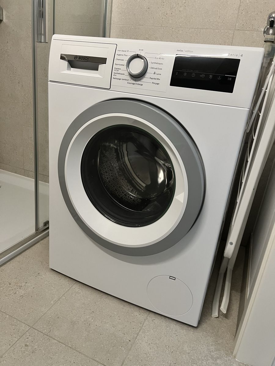 Bosch Waschmaschinen: Washing Machine Bosch Serie 4 – Neu (gemäss Beschreibung) aus Châtelaine von jul_7j98