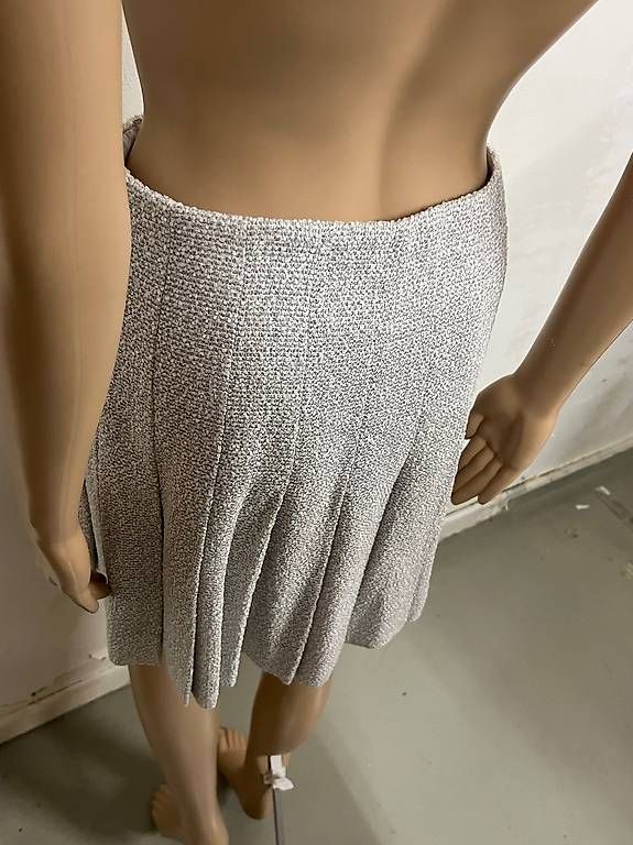 Chanel Gonne: Jupe Chanel taille 36 – Usato da Les Acacias venduto da kim_2dxt 2