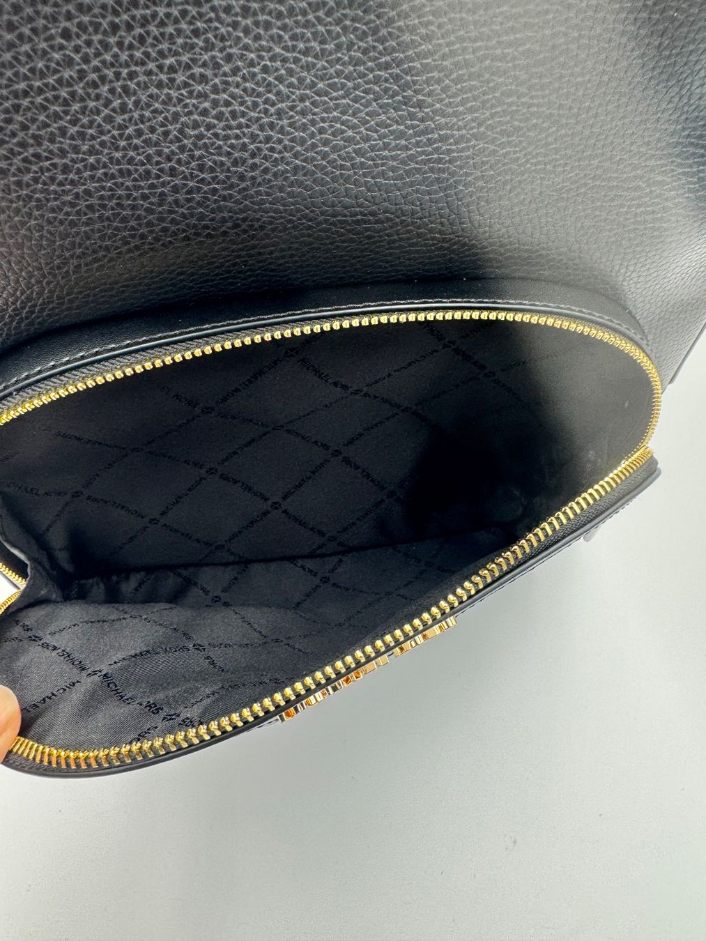 Michael Kors Zaini: Michael Kors Rucksack Large black Leder – Nuovo e nell'imballaggio originale da Wiedlisbach venduto da Sistershop 4