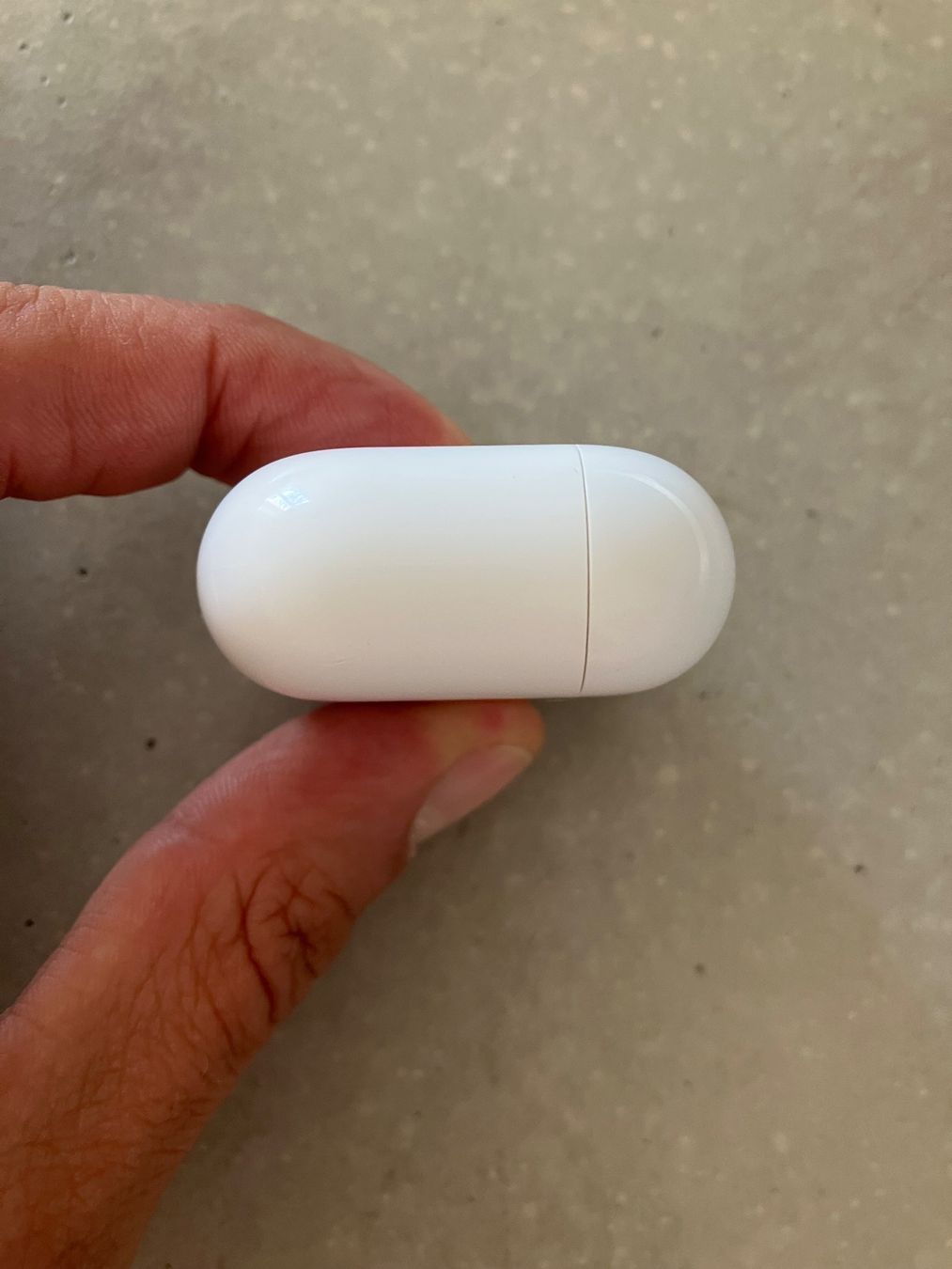 Apple Casques audio: APPLE AIRPODS 4 CASE – D'occasion à Lausanne par mr.v 8