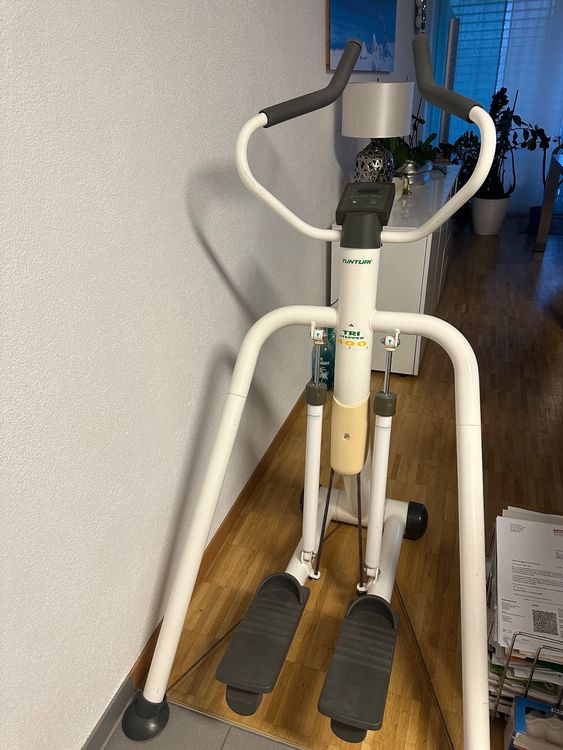 Stepper Tunturi 14TUSFU239 - Ordinateur De Suivi, Hauteur Réglable, Compact Pour Entraînement à Domicile