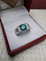 Bague avec zircons