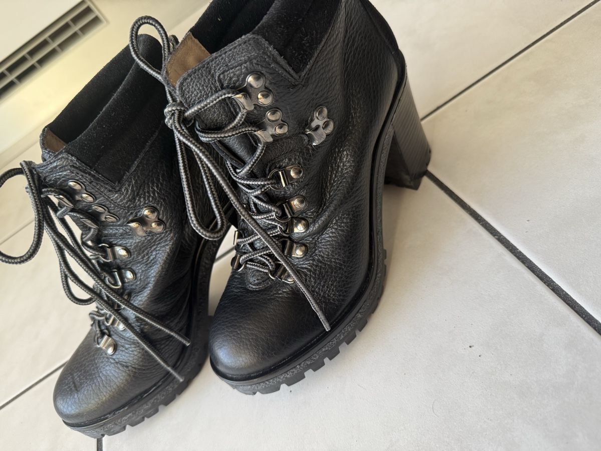 Liu Jo Damenschuhe: Bottines LIU JO à lacets taille 38 – Gebraucht aus Monthey von Joseph-29 5