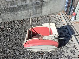 Alter Kinderwagen (für Puppen)