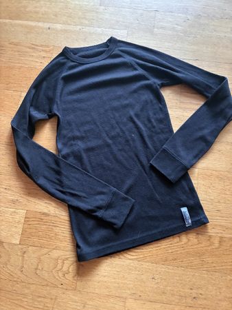 Schönes Thermoshirt gr. 140
