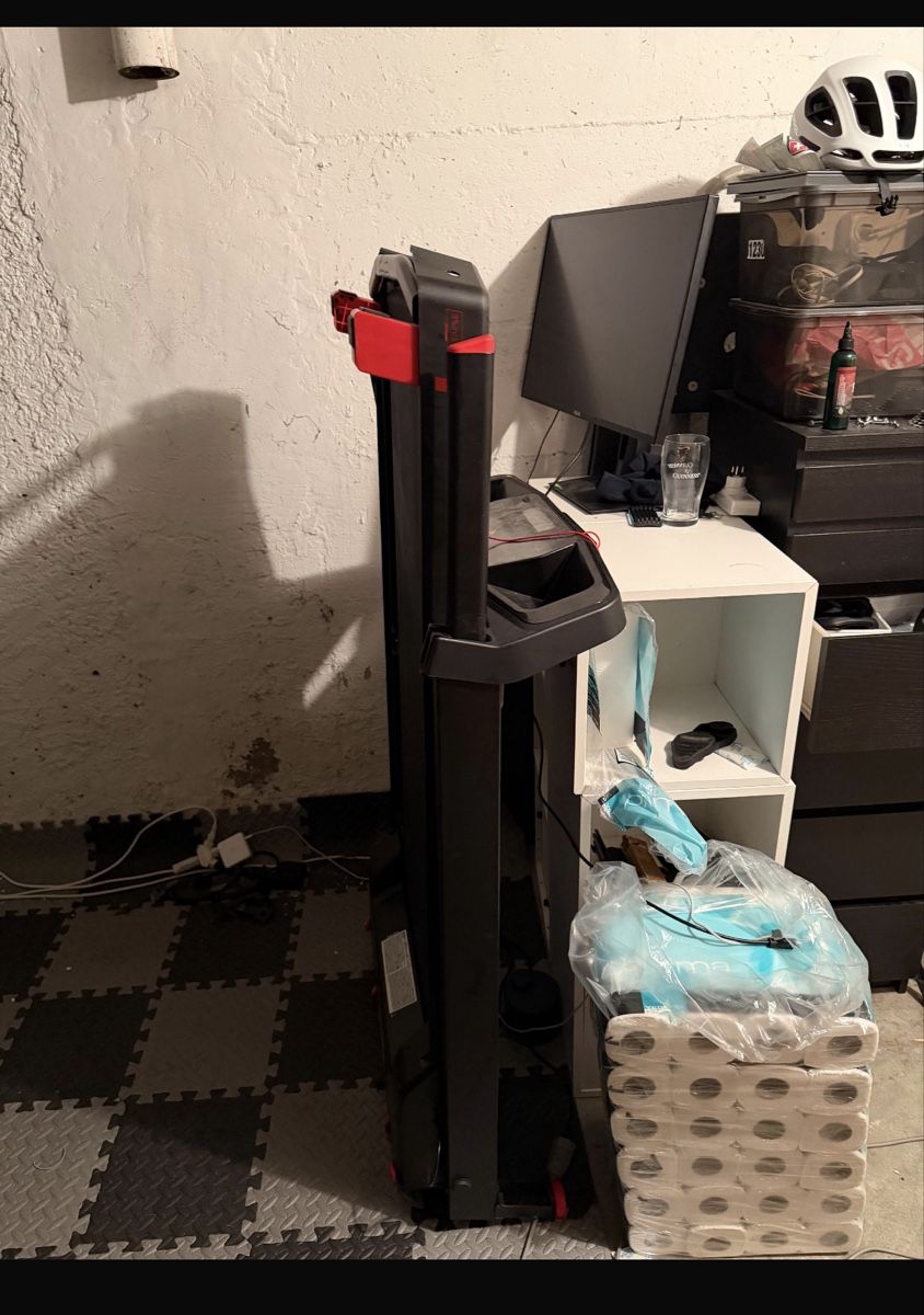 Decathlon Hometrainer: Laufband Domyos RUN100E-B  – Usato da pratteln venduto da kevbuch 1