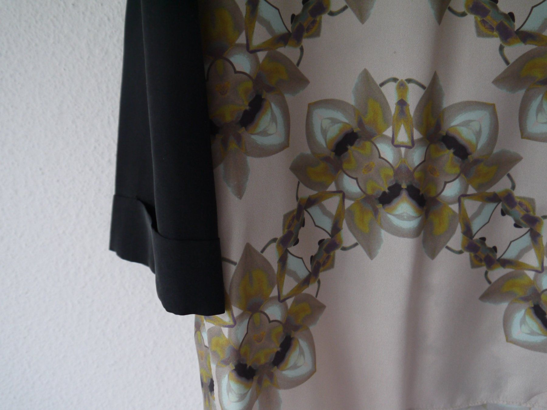 Dorothee Schumacher Camicette: Dorothee Schumacher Bluse aus 100% Seide – Usato da Hagendorn venduto da Blaf 3