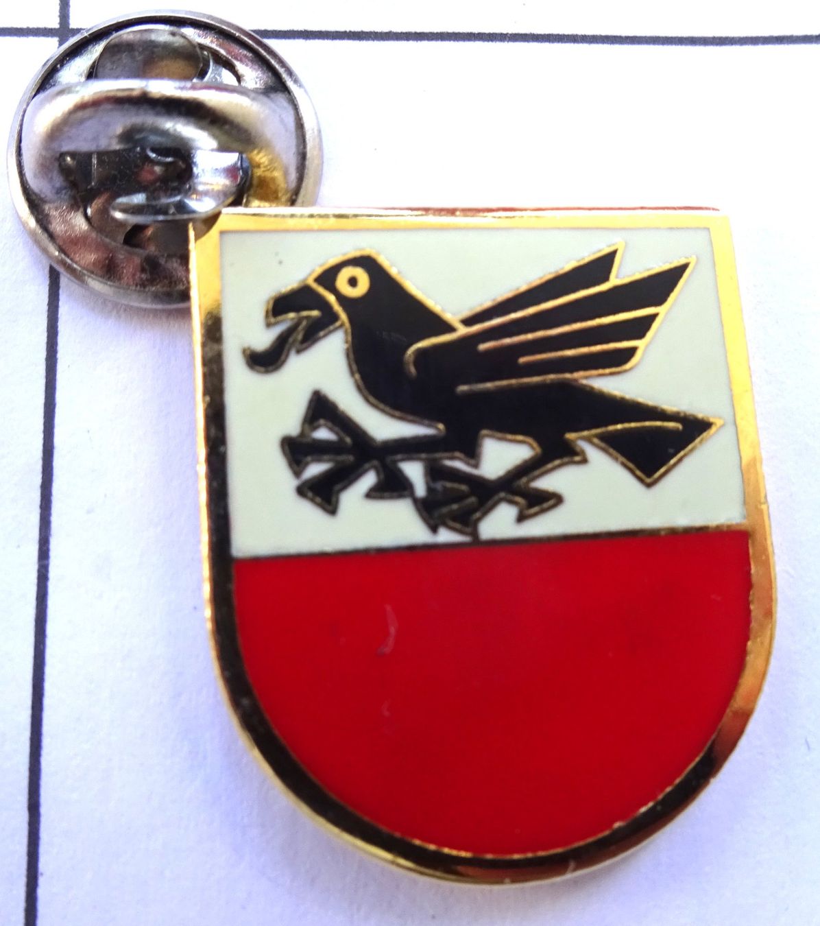 Plaketten & Abzeichen: Pin Wappen VOGEL Rabe – Gebraucht aus Utzenstorf von BUtter81