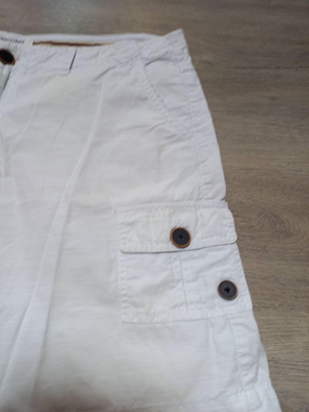 Pantaloni: Kurzhose  L – Usato da Bätterkinden venduto da Elefantenzoo 1