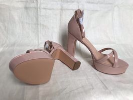Schöne hohe Sandalette nude Grösse 42 neu