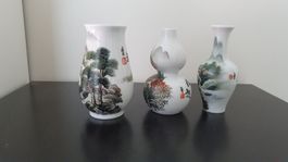 China: 3 kleine, alte, handbemalte Vasen 10/9.5/10 cm