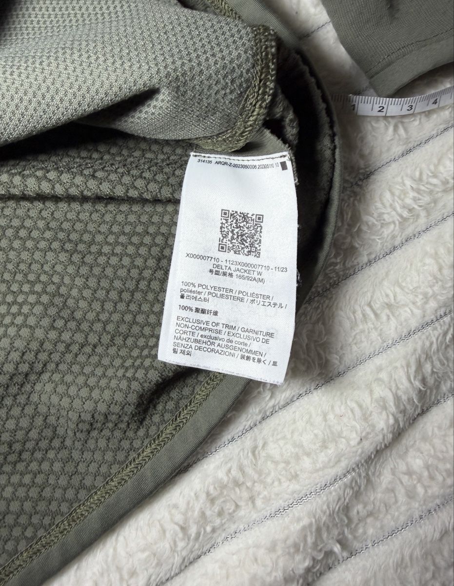 Arcteryx Giacche: Original Arc’teryx Delta Jacket Damen M  – Usato da Vionnaz venduto da b_f_d_r_g 6