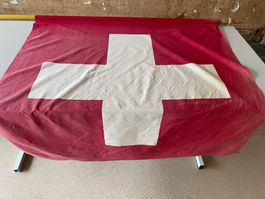 Schweizer Fahne (ca. 110x110cm) mit Holzfahnenstange