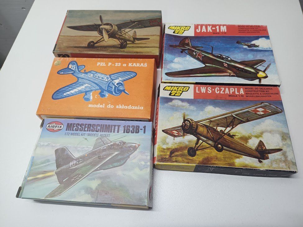 Kits de montage: 5 Flugzeuge – Neuf avec emballage d'origine à Amlikon-Bissegg par Bienenlok