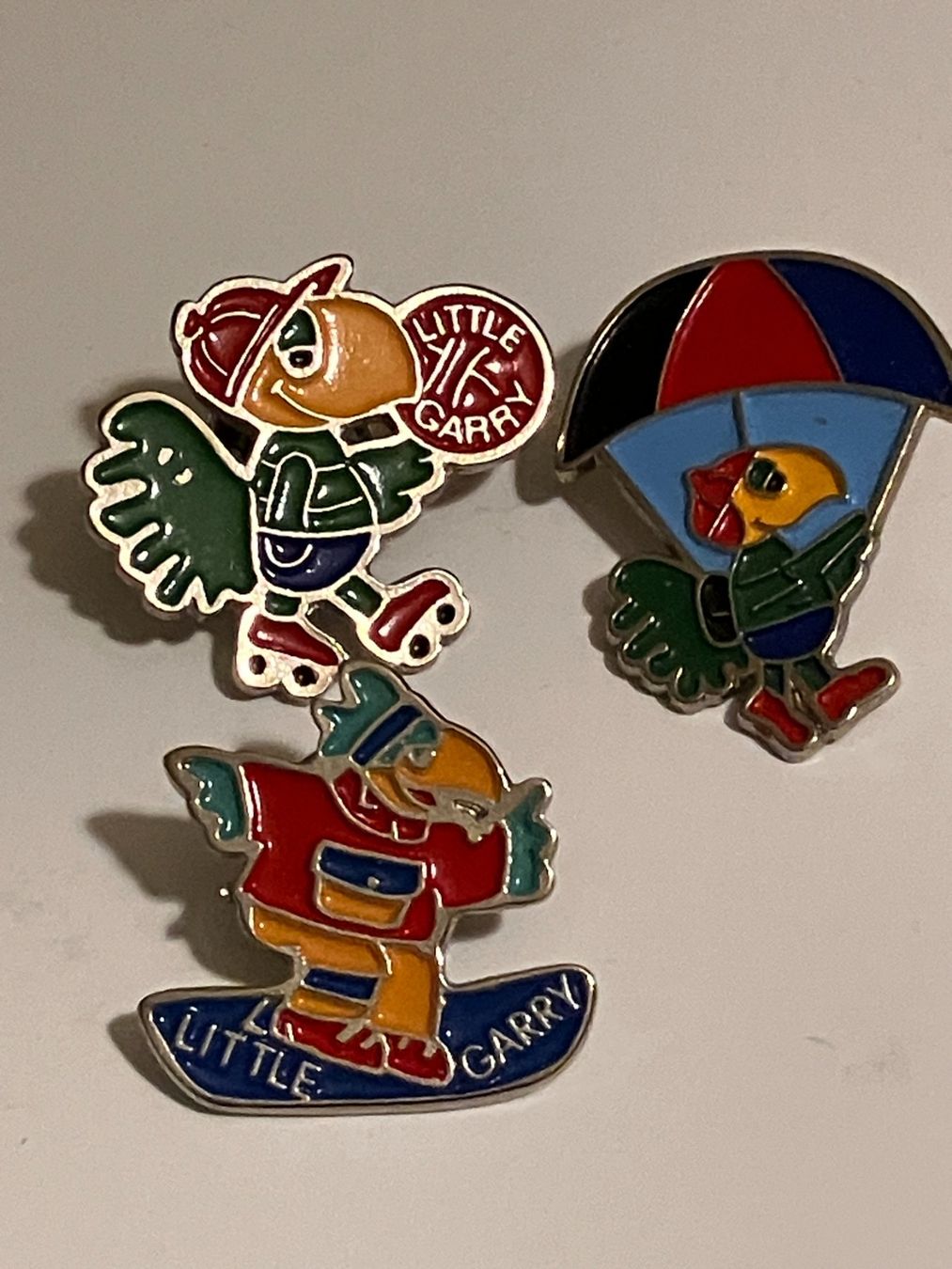 Placchette & Badge: 3 Pin Little Garry – Usato da Basel venduto da djwwpp