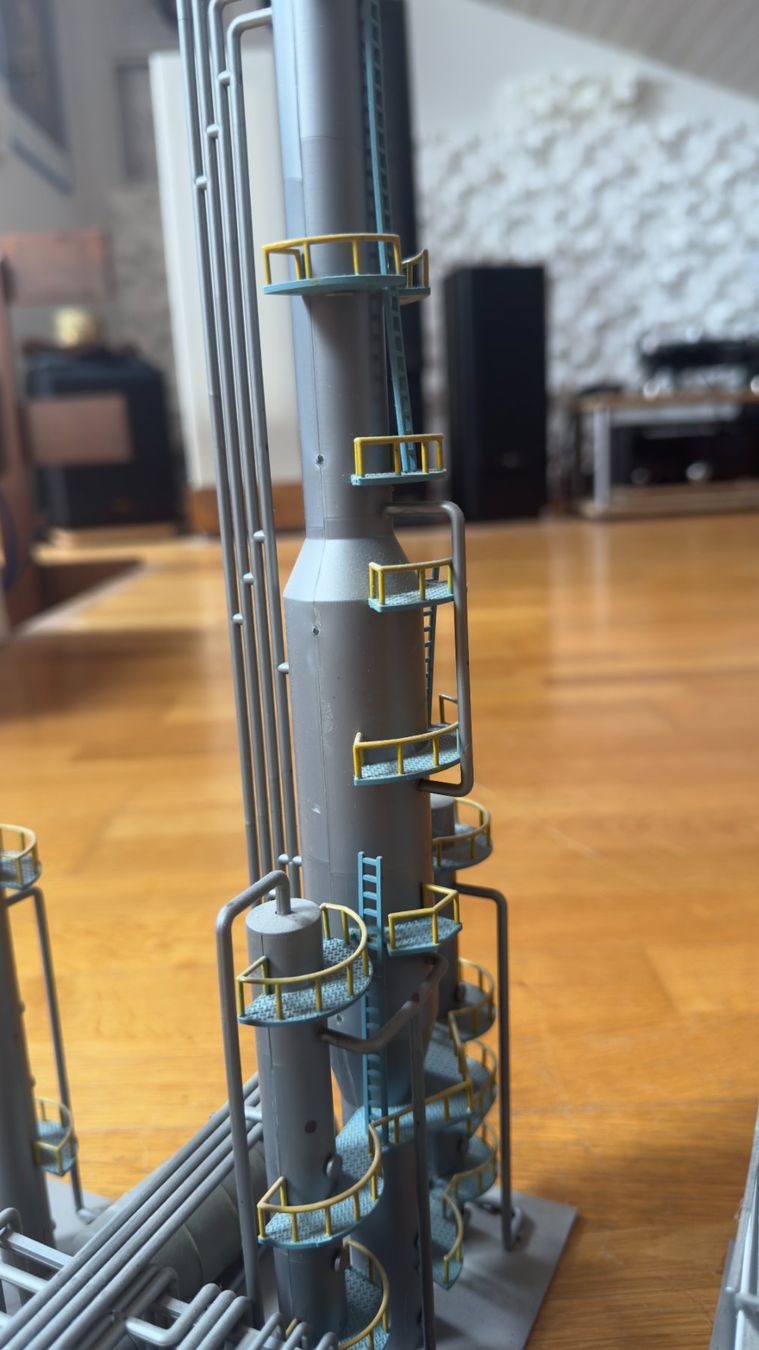 Modelleisenbahnen: Refinery H0 kit built by Cornerstone – Gebraucht aus Wabern von StelianPavalache 4