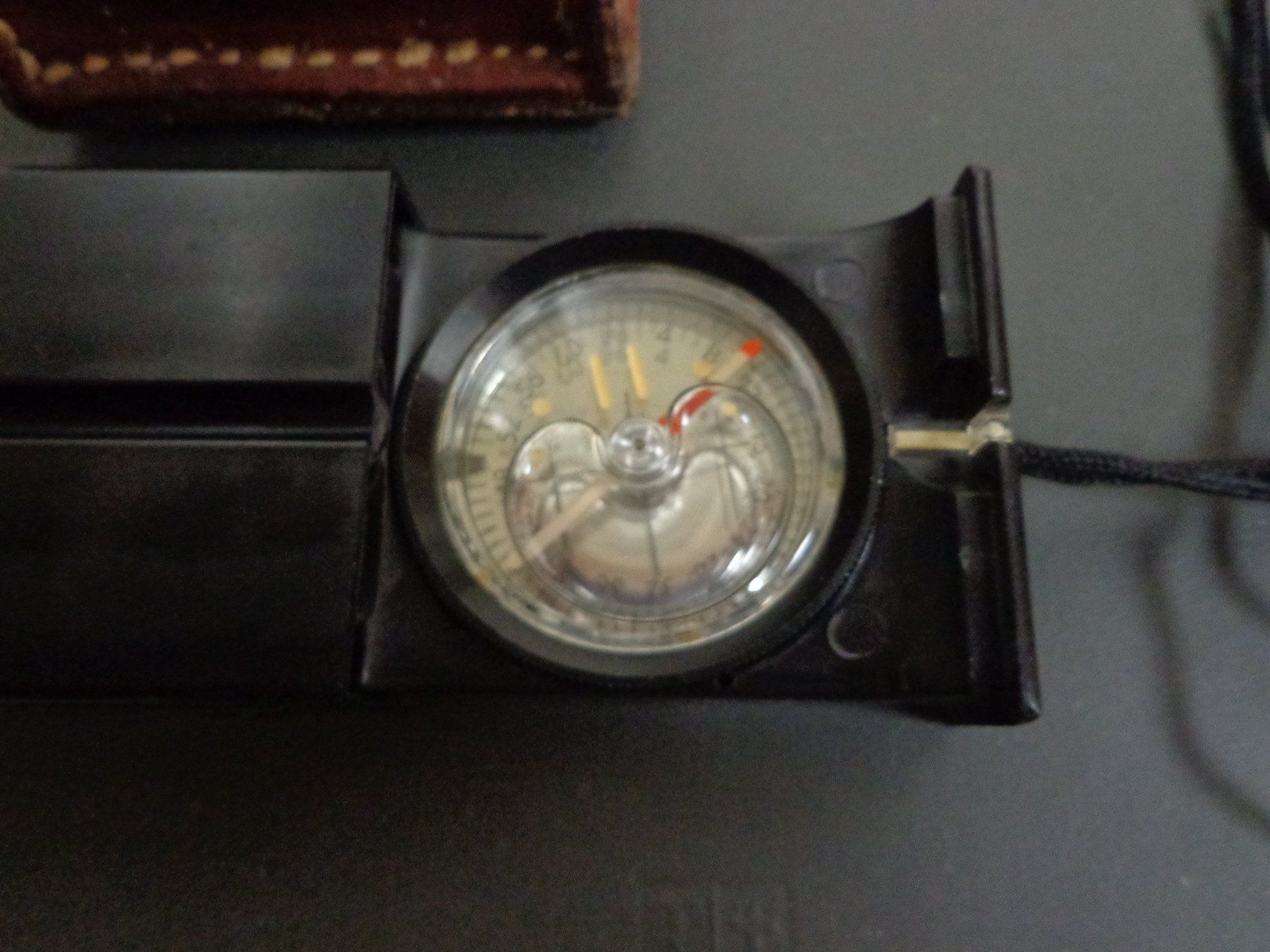 Armée suisse GPS & Appareils de mesure: Kompass Schweizer Armee mit original Leder Etui – D'occasion à Zofingen par schmidi67 1