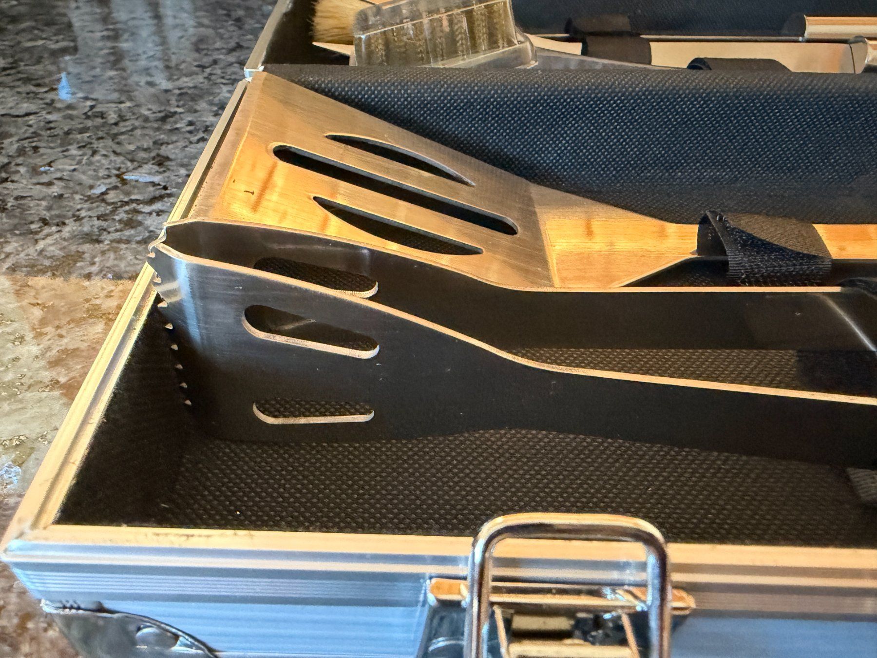 Bestecksets: Grillkoffer 5-teilig – Neu und originalverpackt aus Jenaz von Sandrobordoli 2
