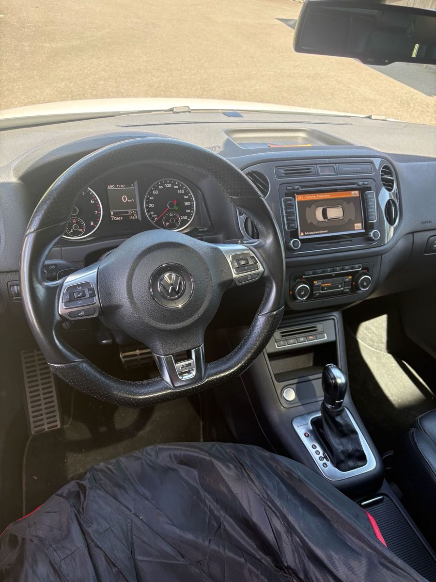 VW Automobili: VW Tiguan 2.0 TSI weiss – Usato da Goldingen venduto da Wolfi04 3