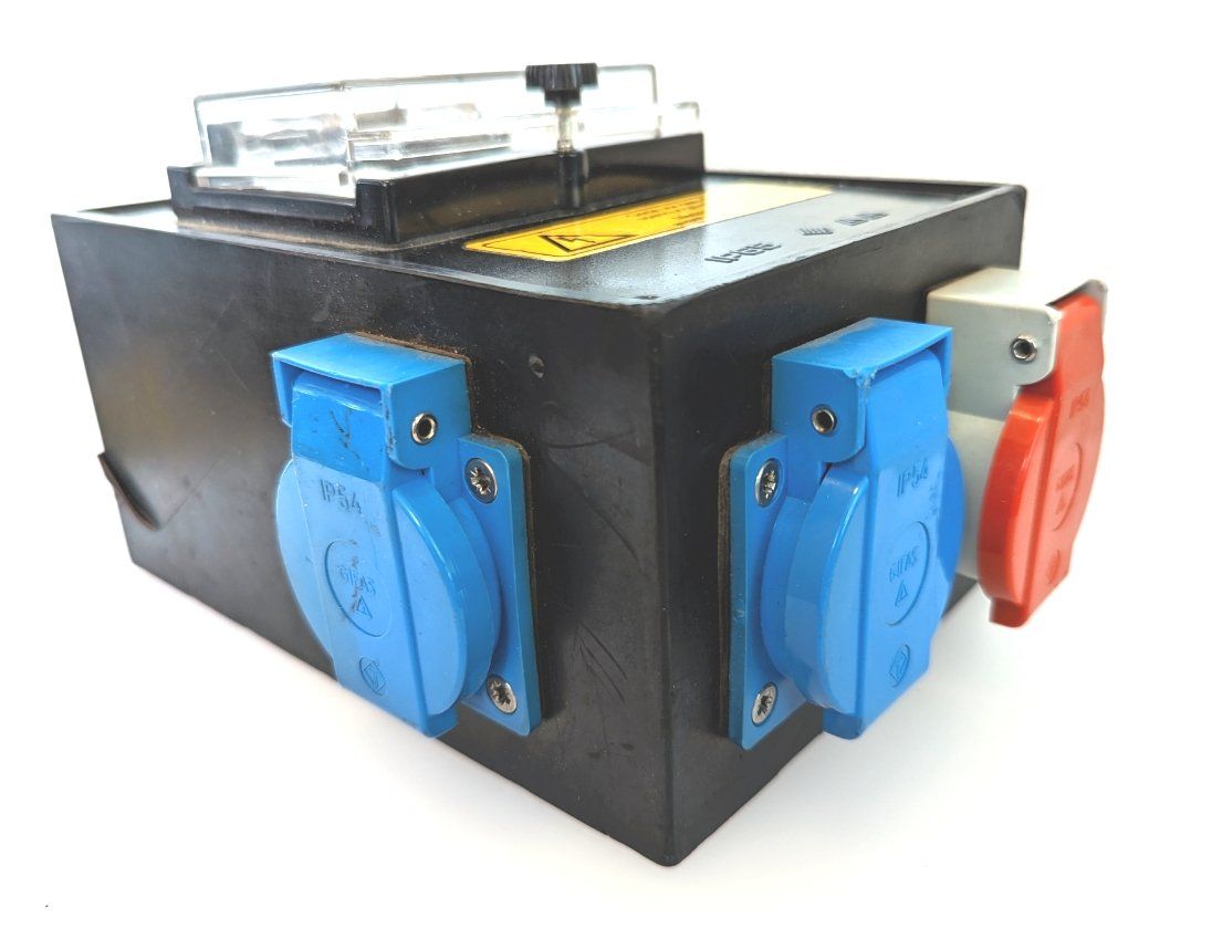 GIFAS Elettrotecnica: mobiler Stromverteiler GIFAS  400 Volt mit FI-Schalter – Usato da Uetikon am See venduto da Tomarrani 1