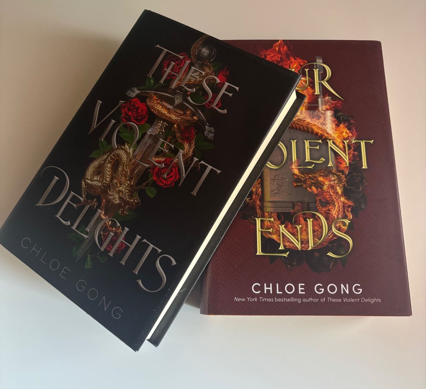 Libri: These Violent Delights & Our Violent Ends – Usato da Ollon VD venduto da ana_r595