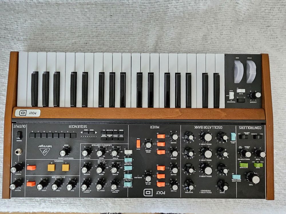 Behringer Poly D Synthesizer 3