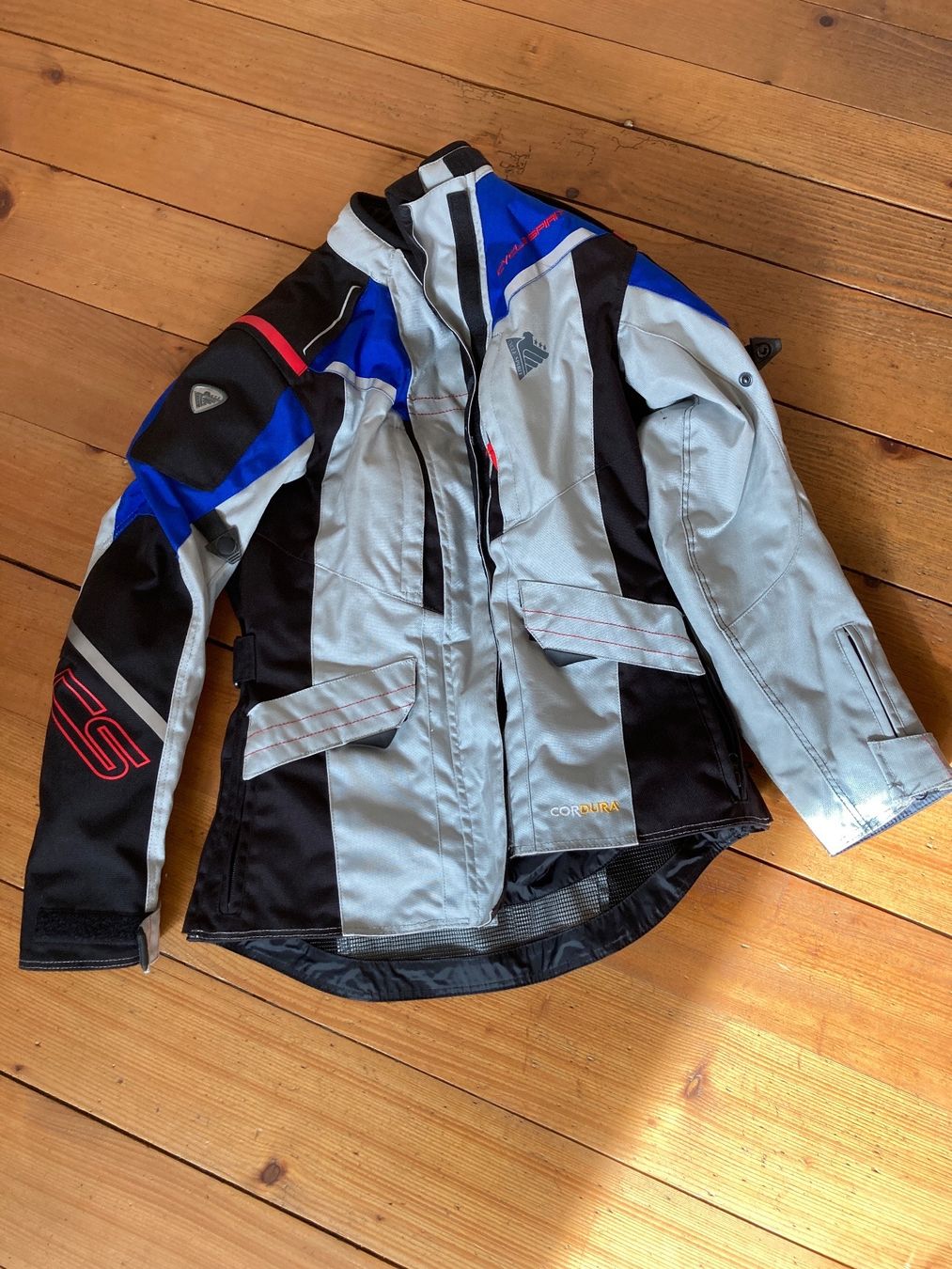 Giacche: Motorrad Jacke Damen Gr 36 – Usato da Wetzikon ZH venduto da namikes