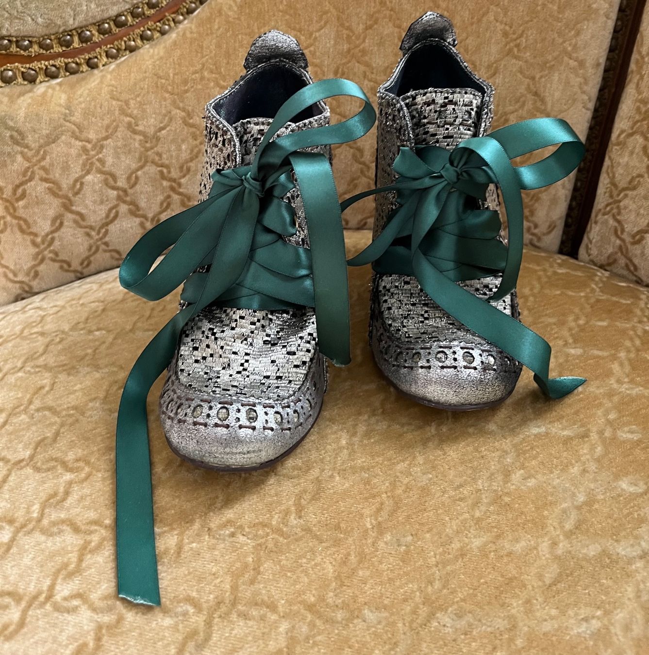 Scarpe da donna: Pumps Irregular Choice Gr: 37 silber – Nuovo (secondo la descrizione) da Arboldswil venduto da Sonnenelfe 7