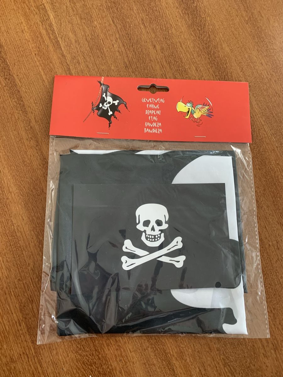 Fahnen: Piratenflagge – Neu und originalverpackt aus Wädenswil von VintageSalesCH 1