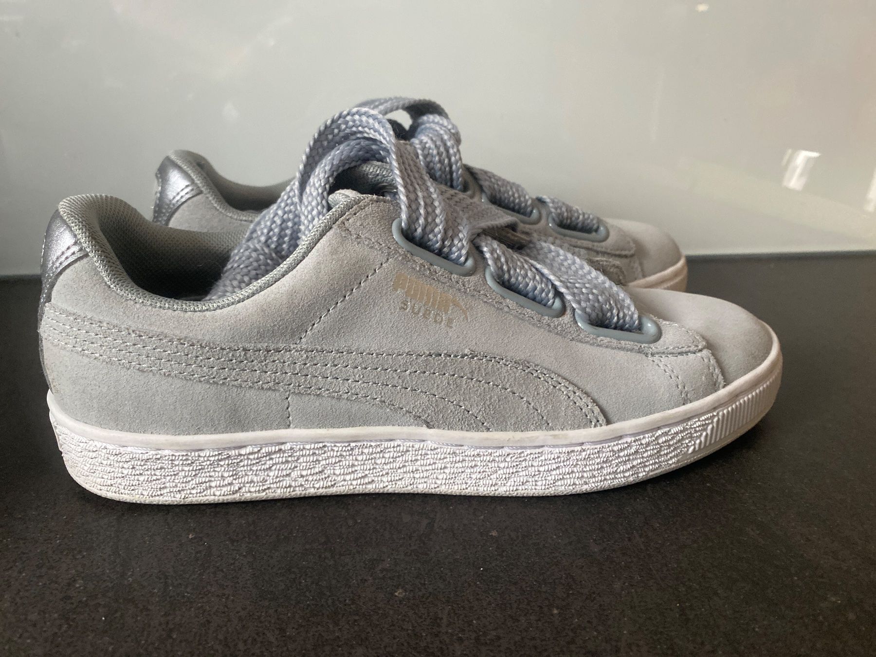 Puma Scarpe da donna: PUMA SUEDE Schuhe/Sneaker GR.37 hellblau/grau neuw. – Nuovo (secondo la descrizione) da Frauenfeld venduto da Boldi46